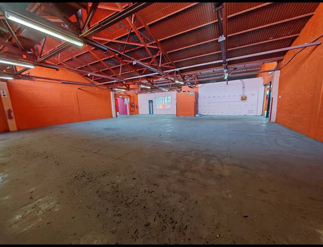 1,963M² WAREHOUSE FOR SALE IN BOOYSENS RESERVE